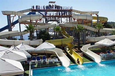Enjoy A Day Of Water Based Fun At The Splash Fun Water Park